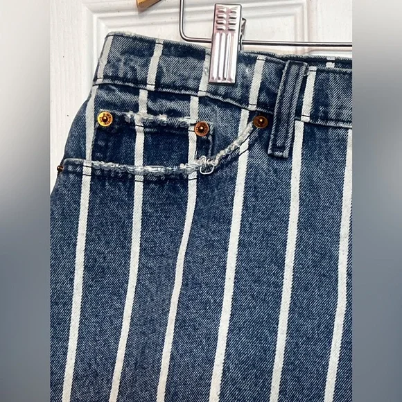 ABERCROMBIE & FITCH ANNIE striped High Rise Shorts - Picture 9 of 16